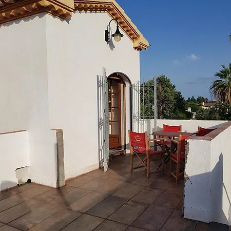 B&B Mediterranee Blanca 캠브릴스